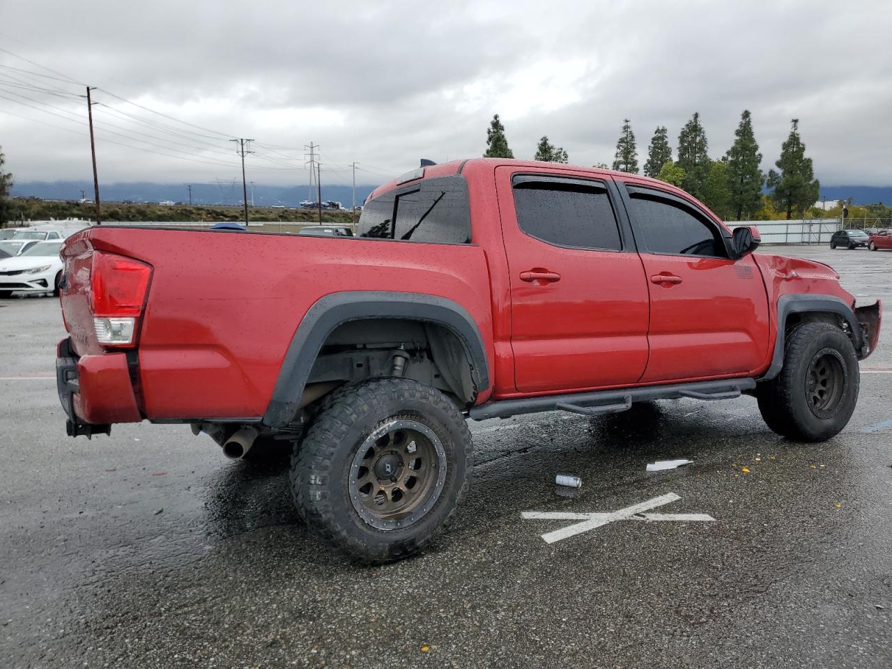 2017 TOYOTA TACOMA DOU - Фото 3