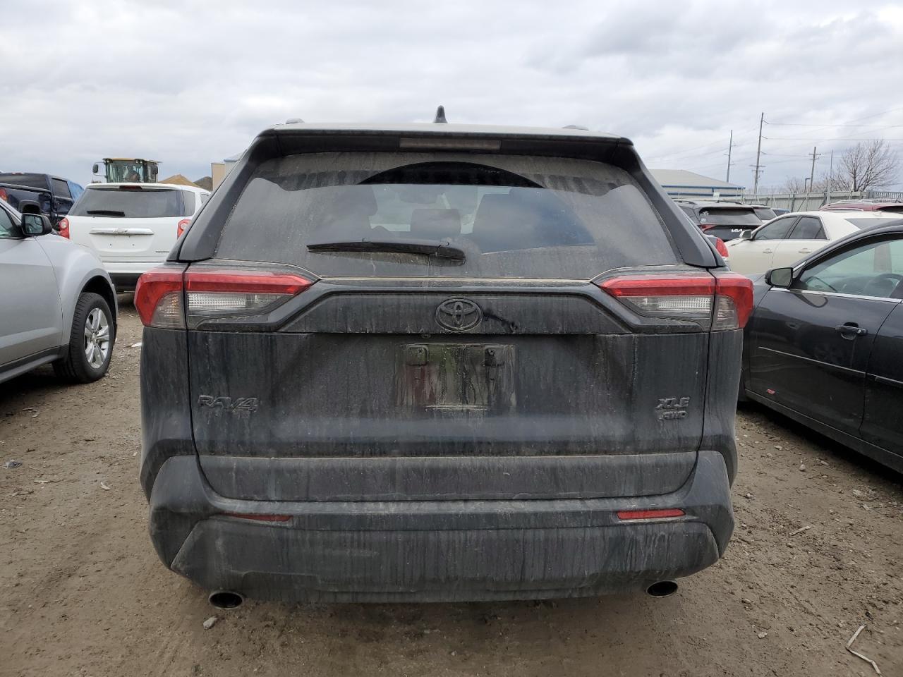 2022 TOYOTA RAV4 XLE - Image 6