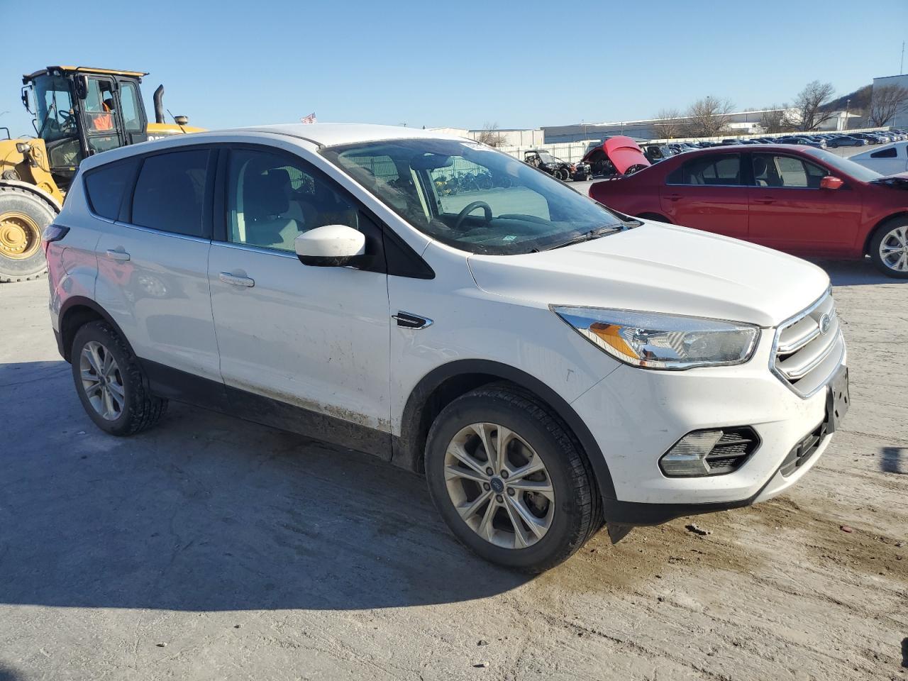 2017 FORD ESCAPE SE - Image 4