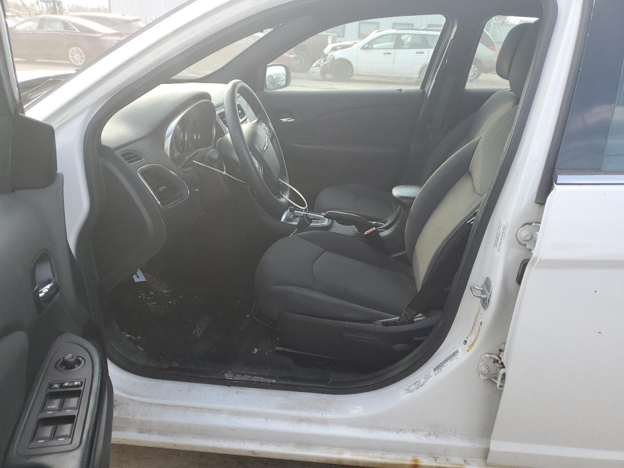 2012 CHRYSLER 200 LX - Image 7