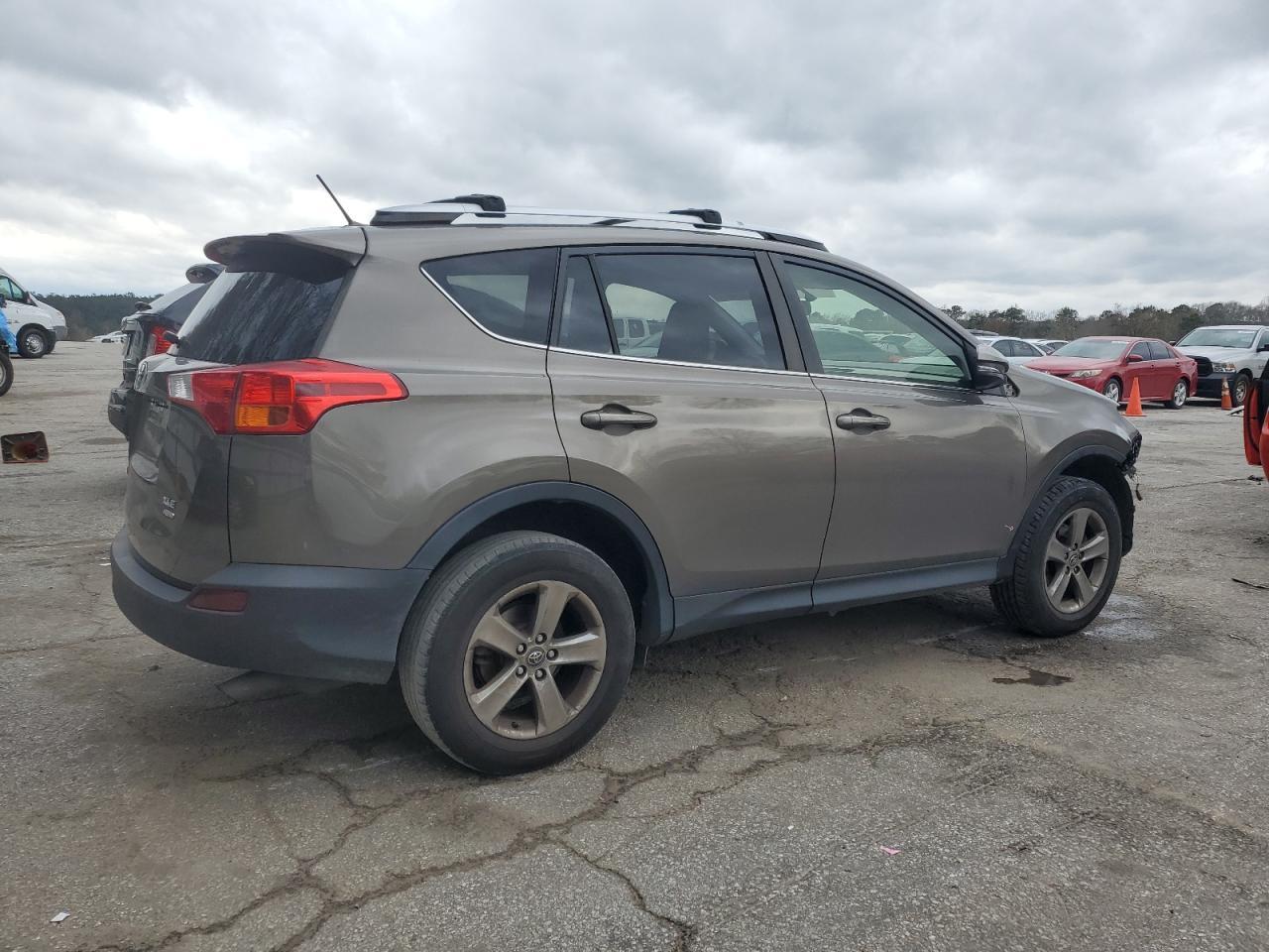 2015 TOYOTA RAV4 XLE - Фото 3