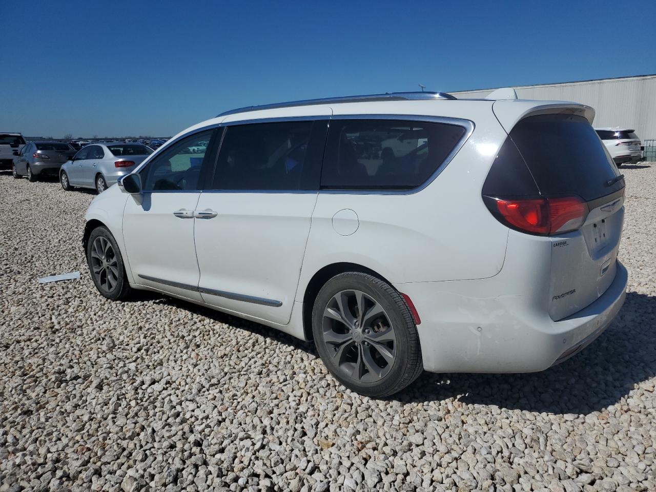 2017 CHRYSLER PACIFICA L - Image 2