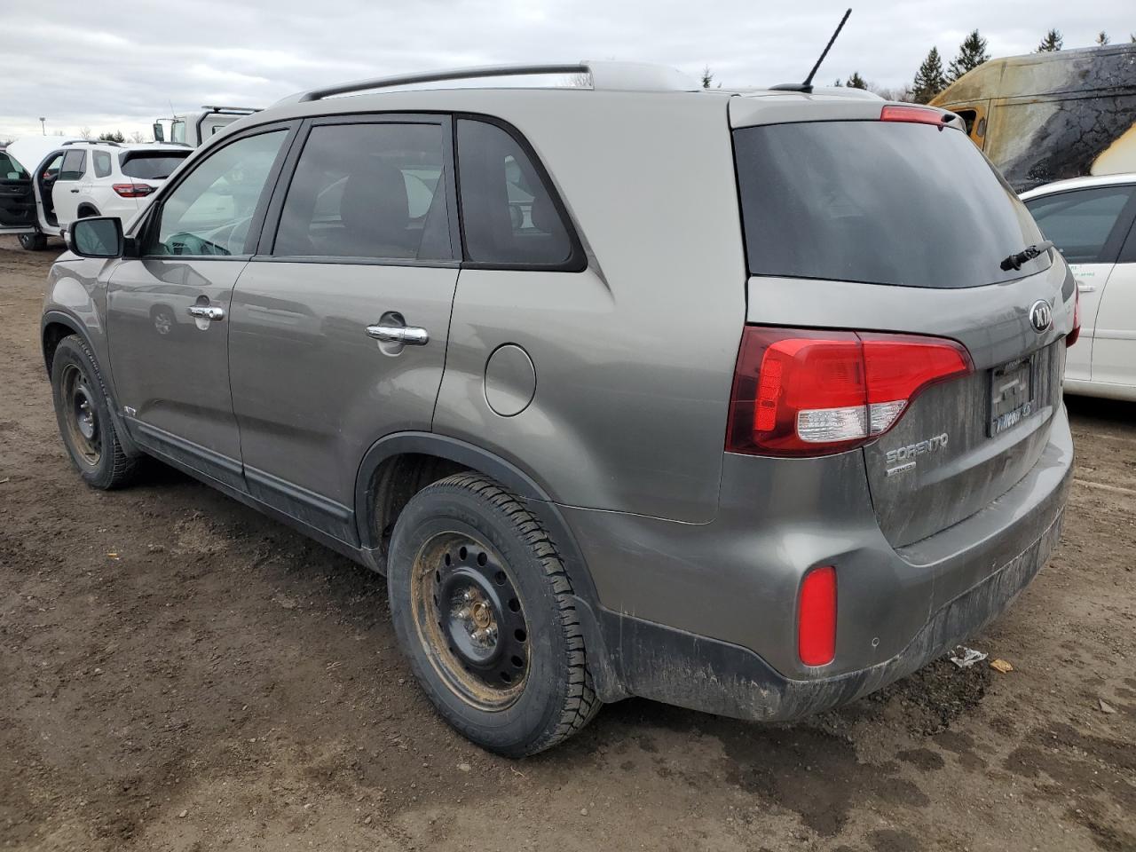 2014 KIA SORENTO LX - Image 2