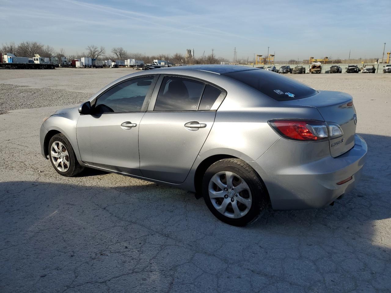 2013 MAZDA 3 I - Фото 2