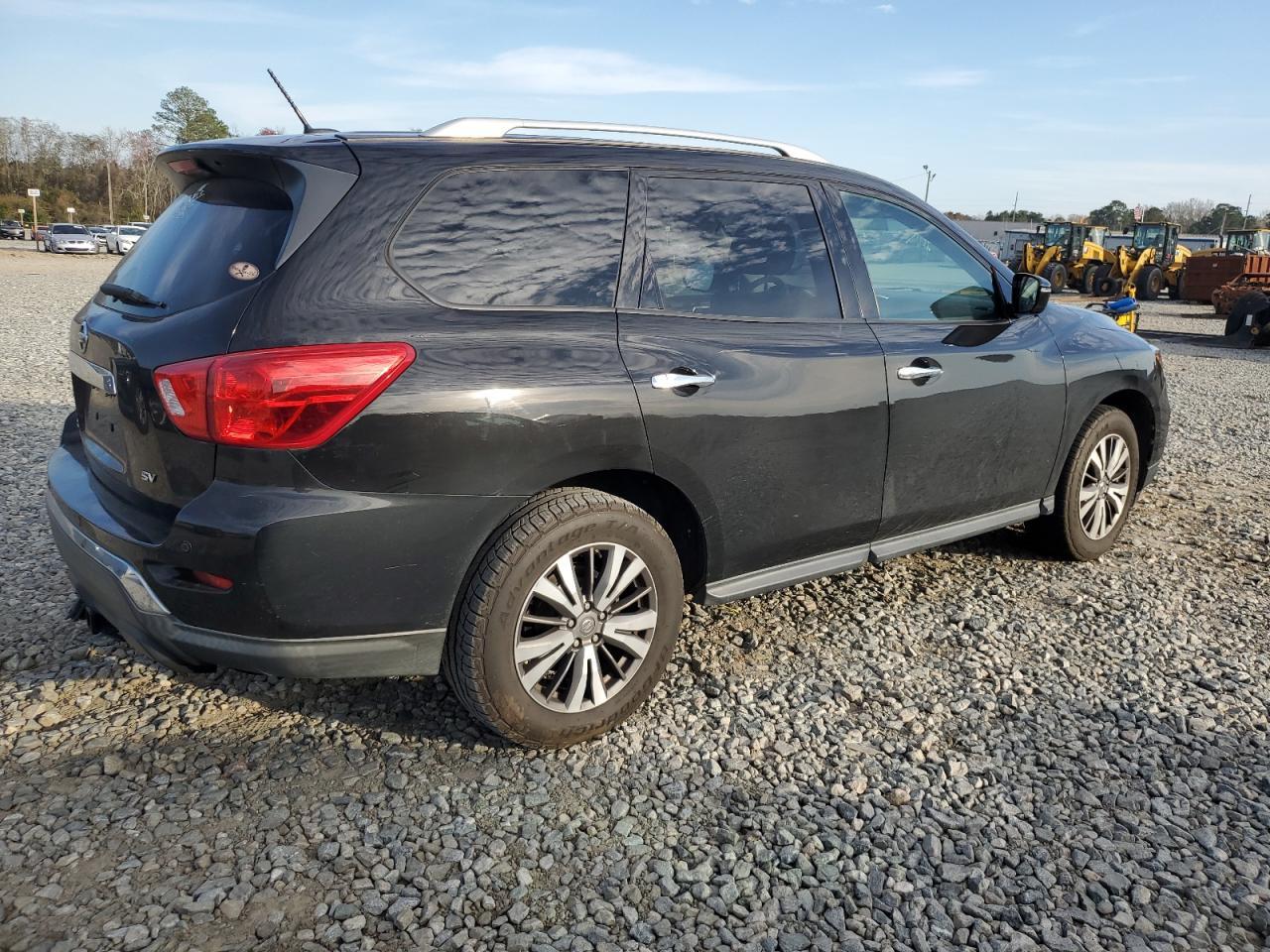 2017 NISSAN PATHFINDER - Фото 3