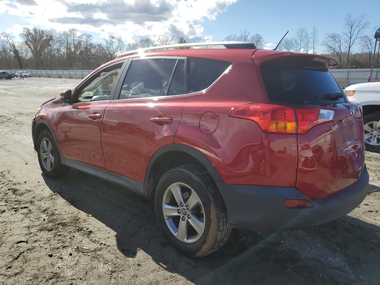 2015 TOYOTA RAV4 XLE - Image 2