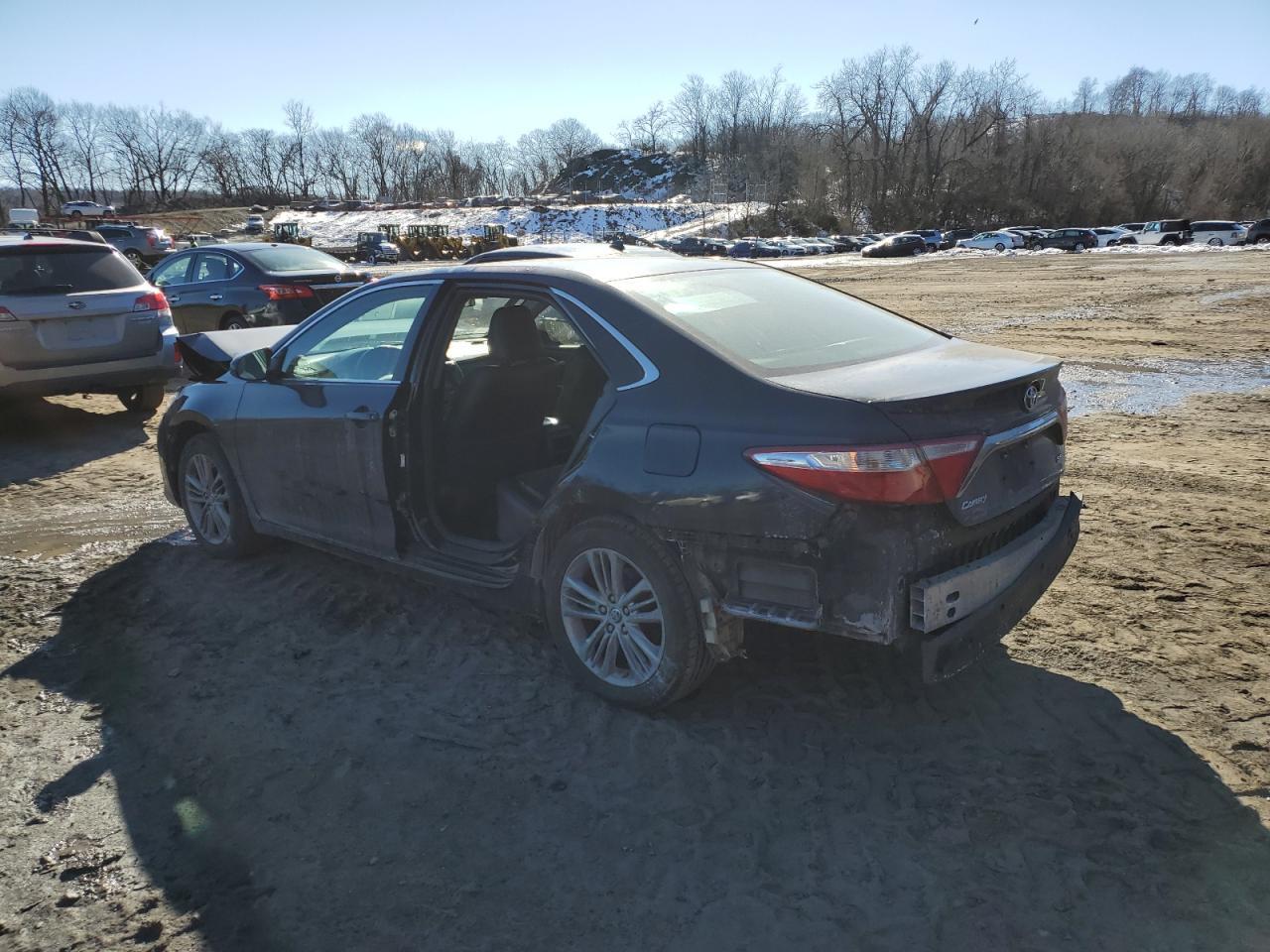 2016 TOYOTA CAMRY LE - Фото 2