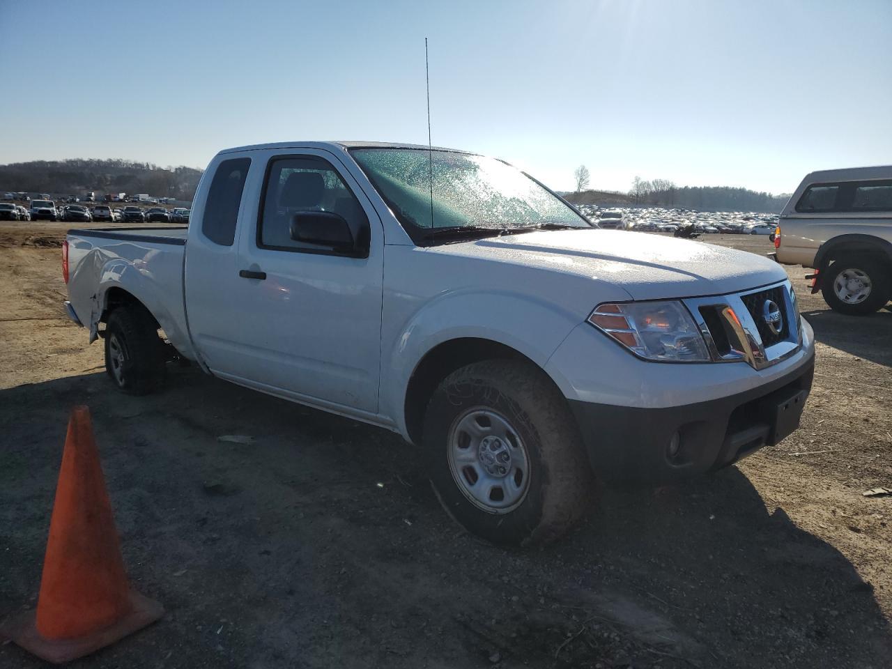 2016 NISSAN FRONTIER S - Фото 4