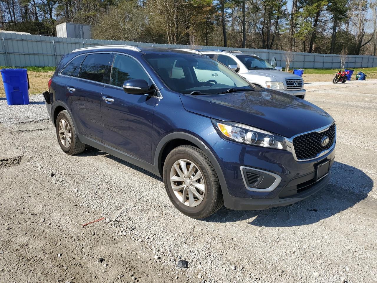 2016 KIA SORENTO LX - Image 4