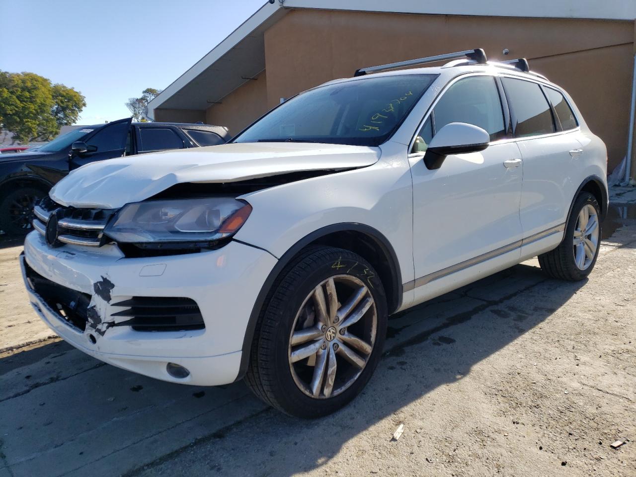 2014 VOLKSWAGEN TOUAREG V6