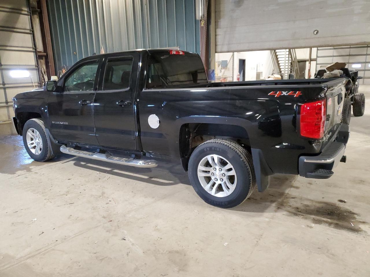 2018 CHEVROLET SILVERADO - Фото 2