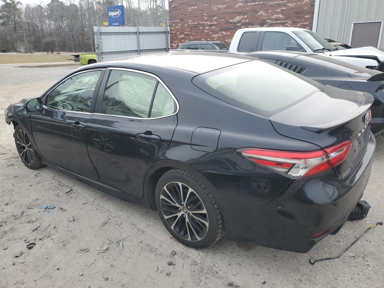 2018 TOYOTA CAMRY L - Фото 2