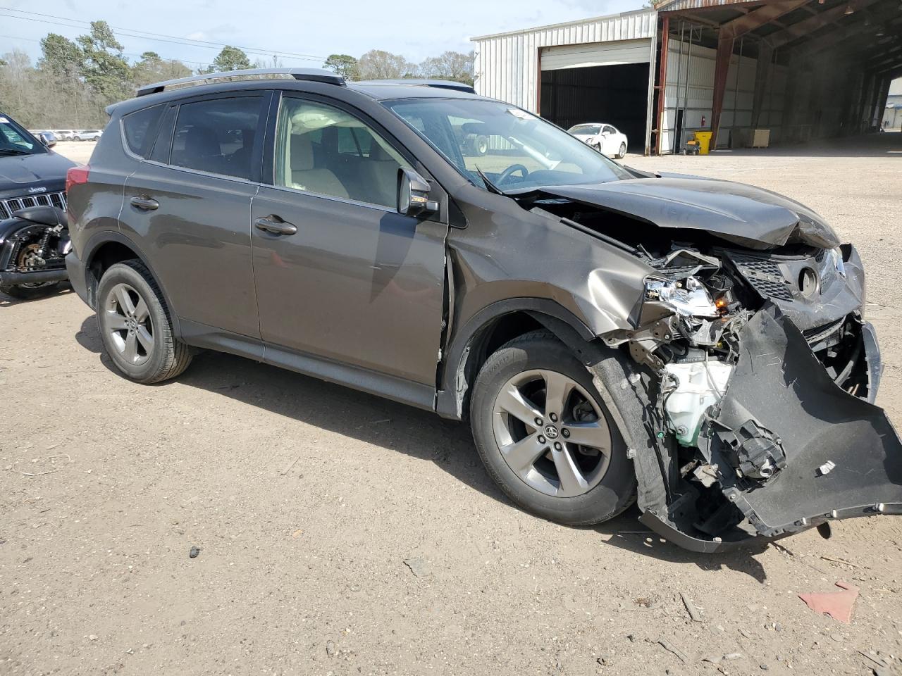 2015 TOYOTA RAV4 XLE - Image 4