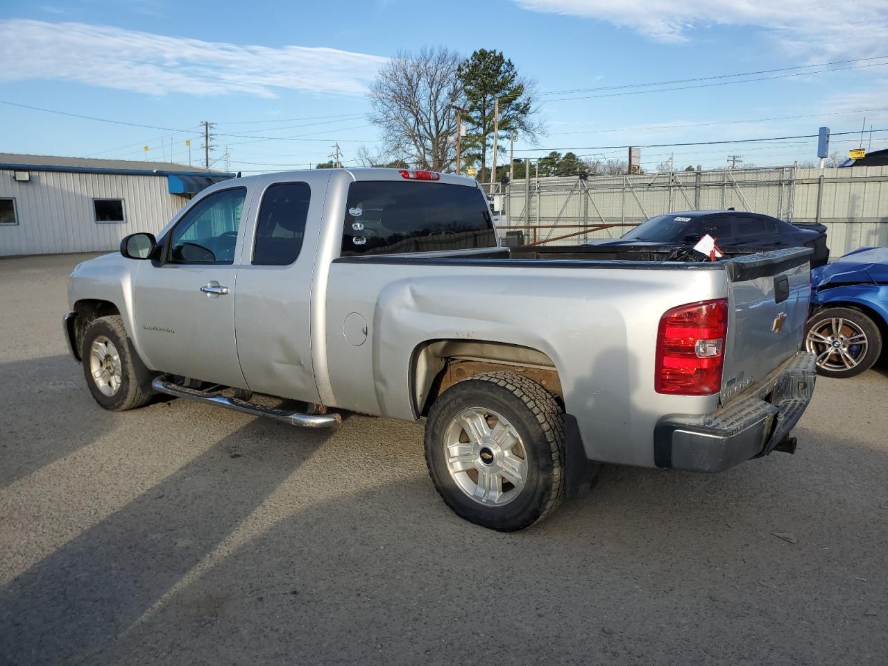 2012 CHEVROLET SILVERADO - Image 2