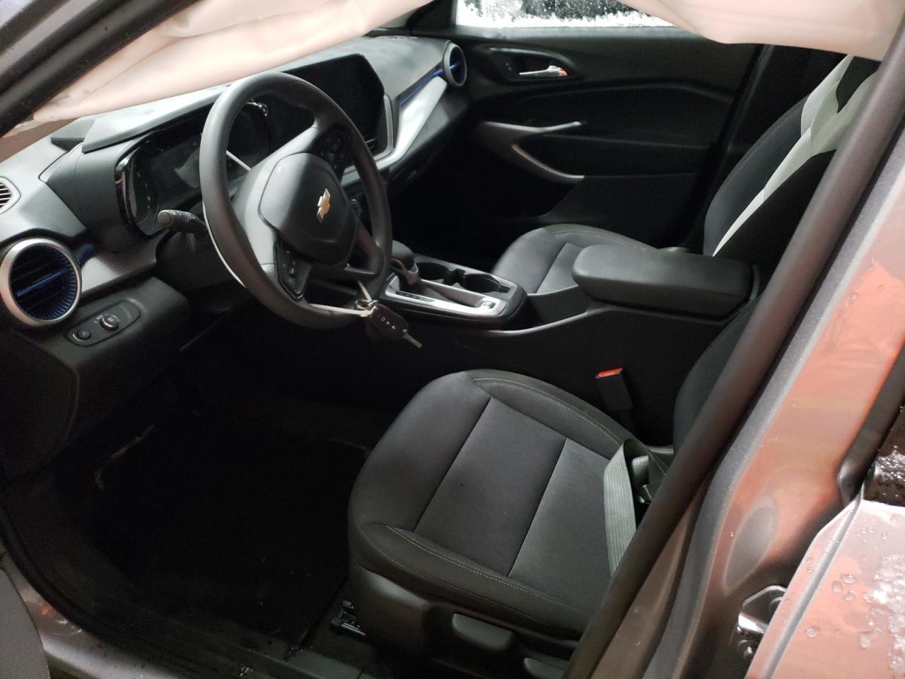 2024 CHEVROLET TRAX LS - Фото 7