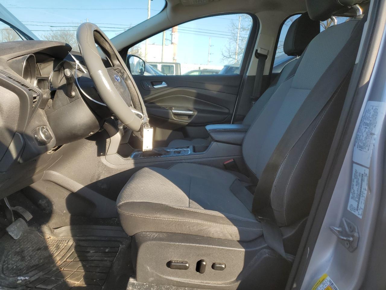 2017 FORD ESCAPE SE - Фото 7