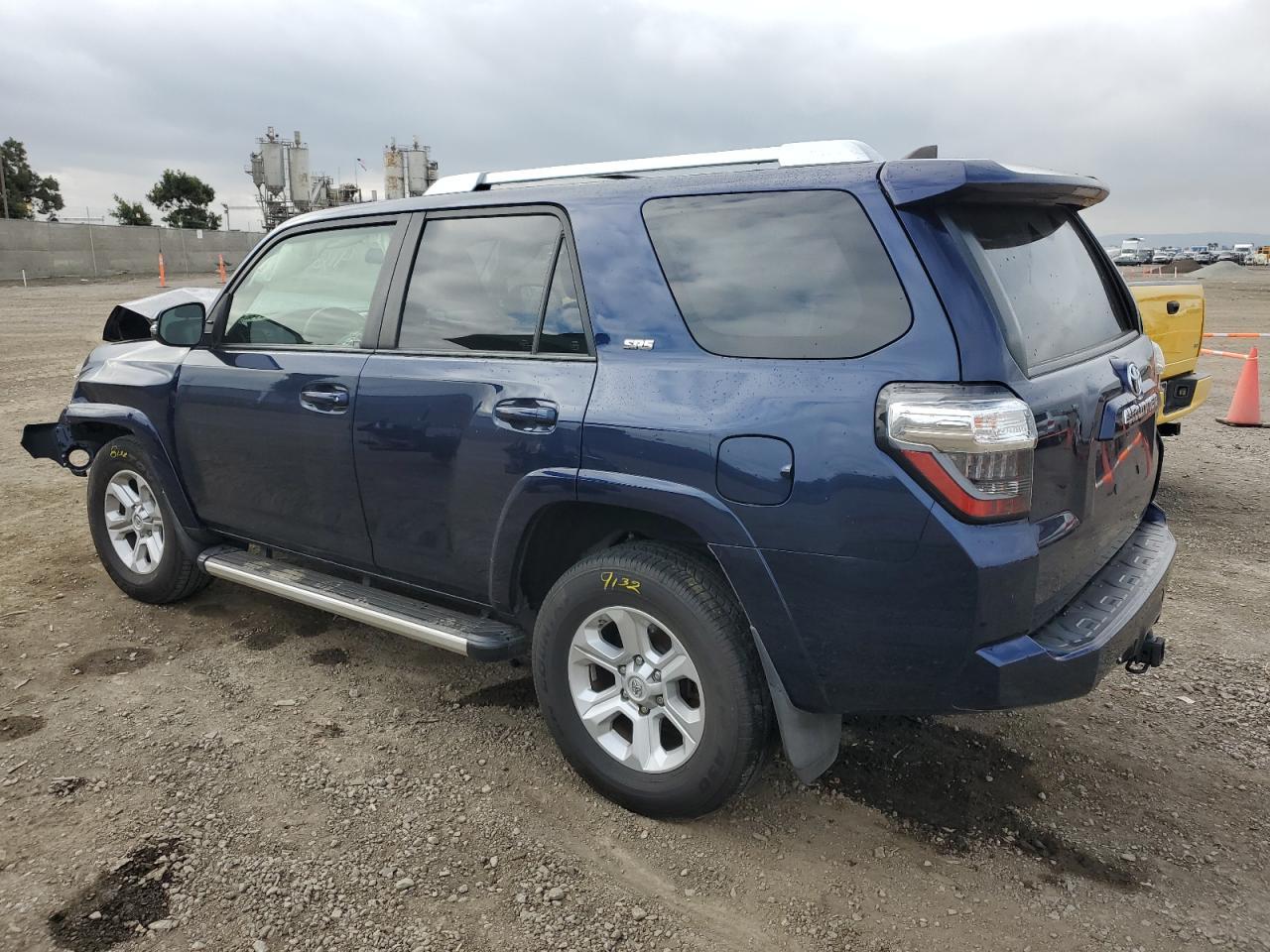 2018 TOYOTA 4RUNNER SR - Фото 2