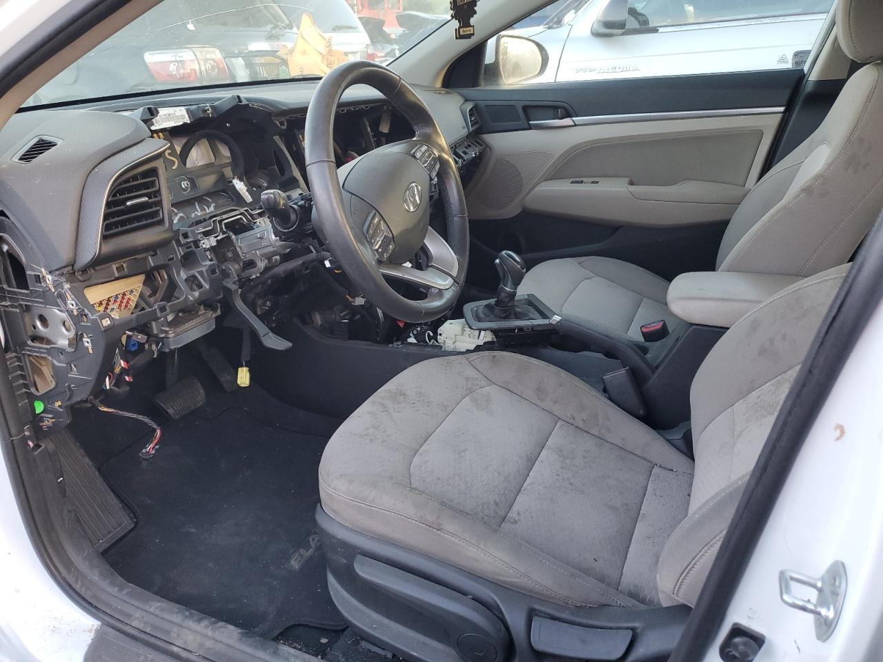 2019 HYUNDAI ELANTRA SE - Фото 7