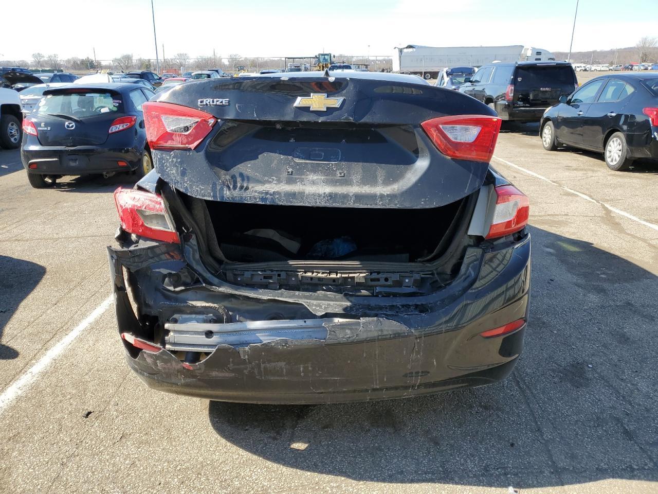 2017 CHEVROLET CRUZE LS - Image 6
