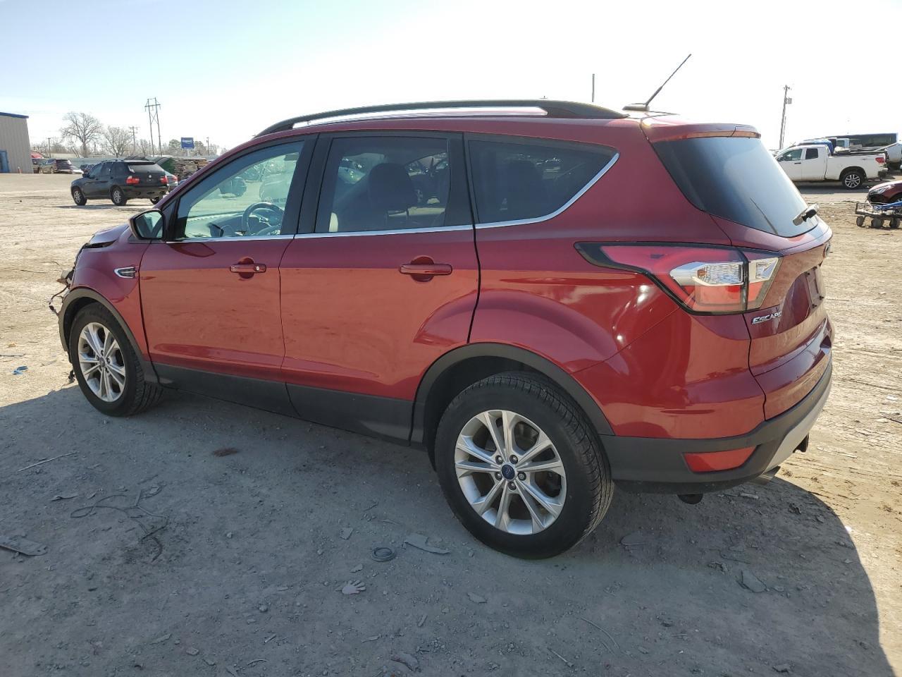 2017 FORD ESCAPE SE - Image 2