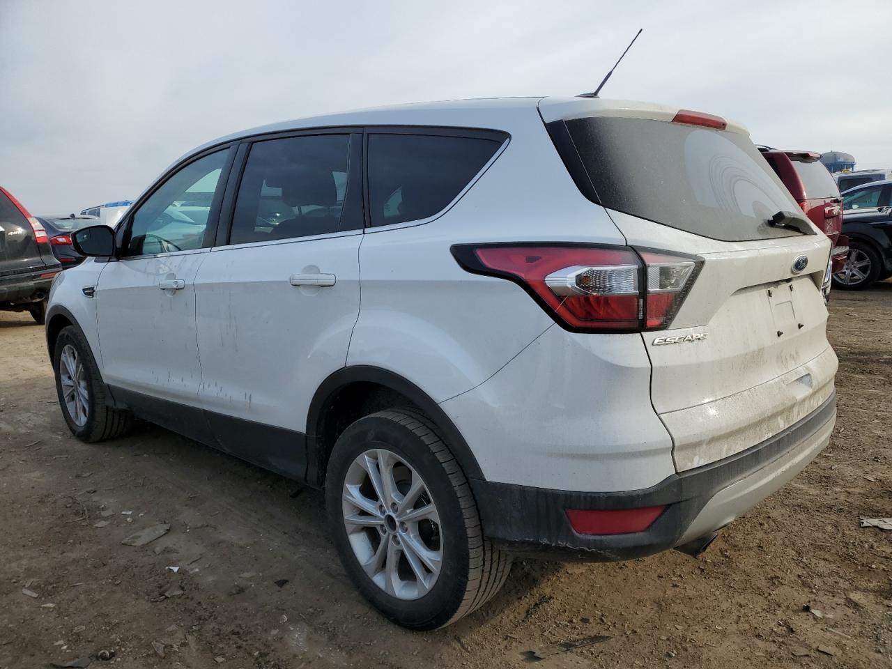 2017 FORD ESCAPE SE - Фото 2