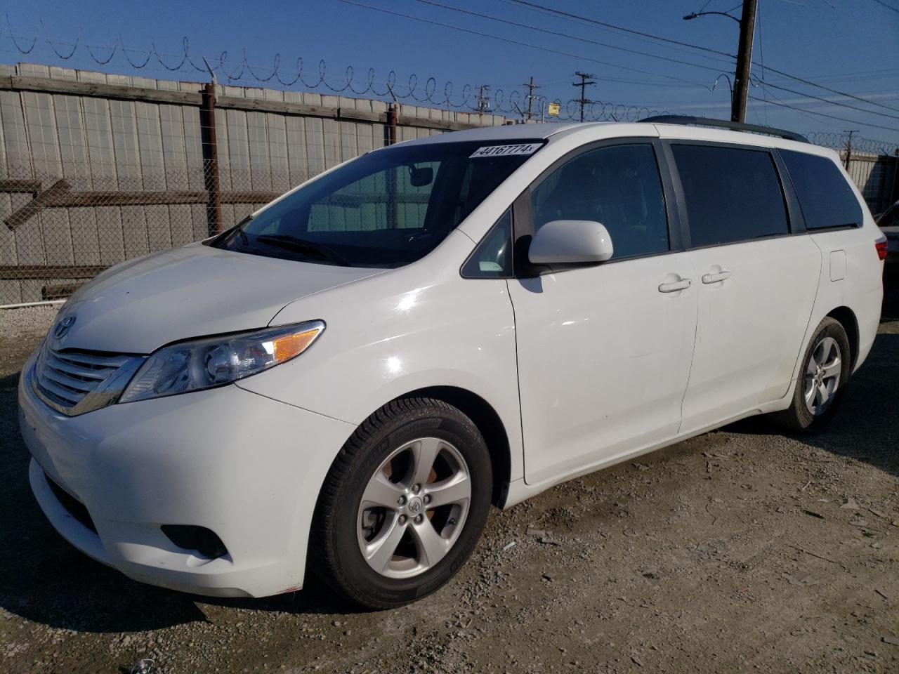 2015 TOYOTA SIENNA LE