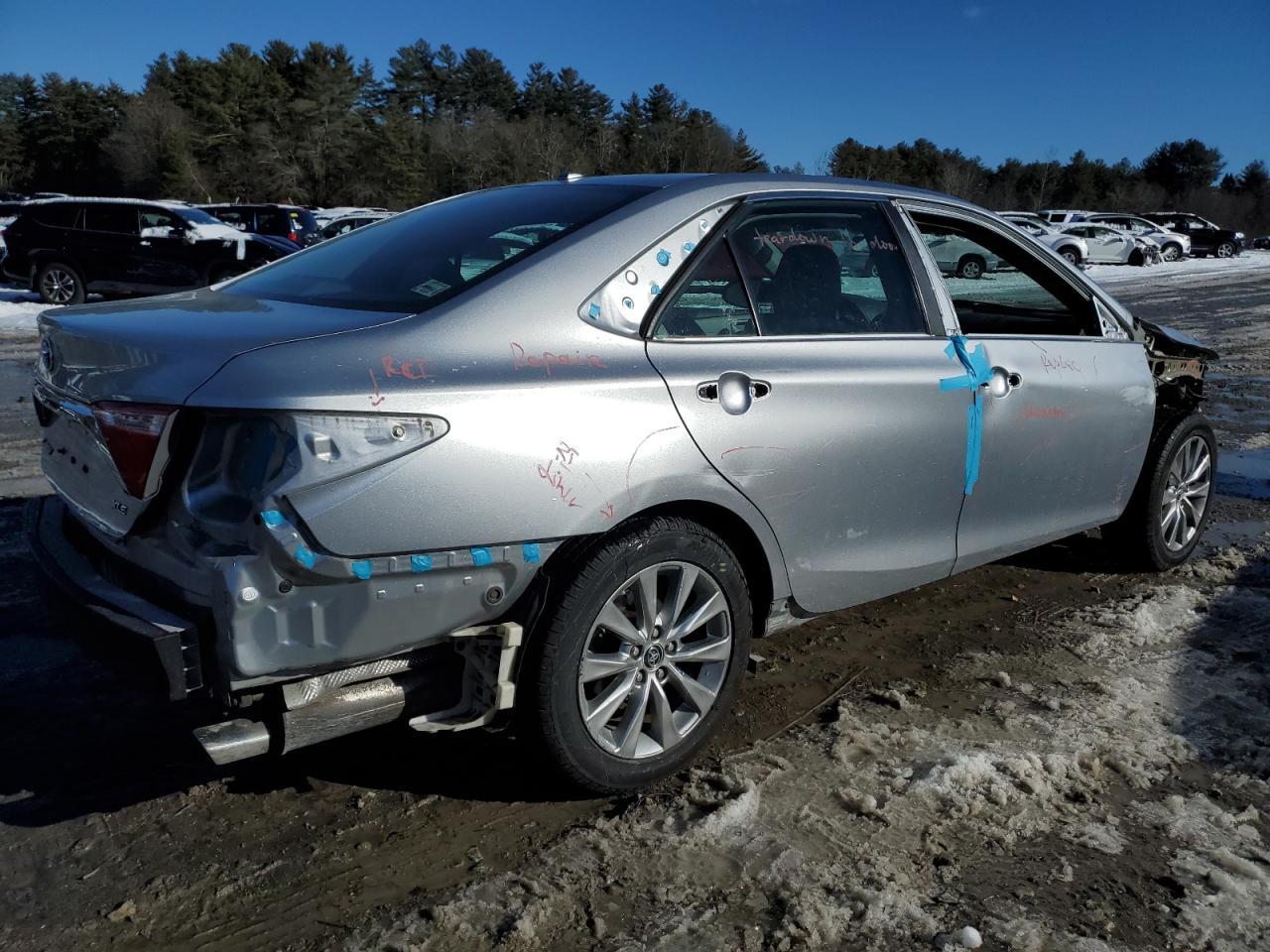 2015 TOYOTA CAMRY LE - Image 3