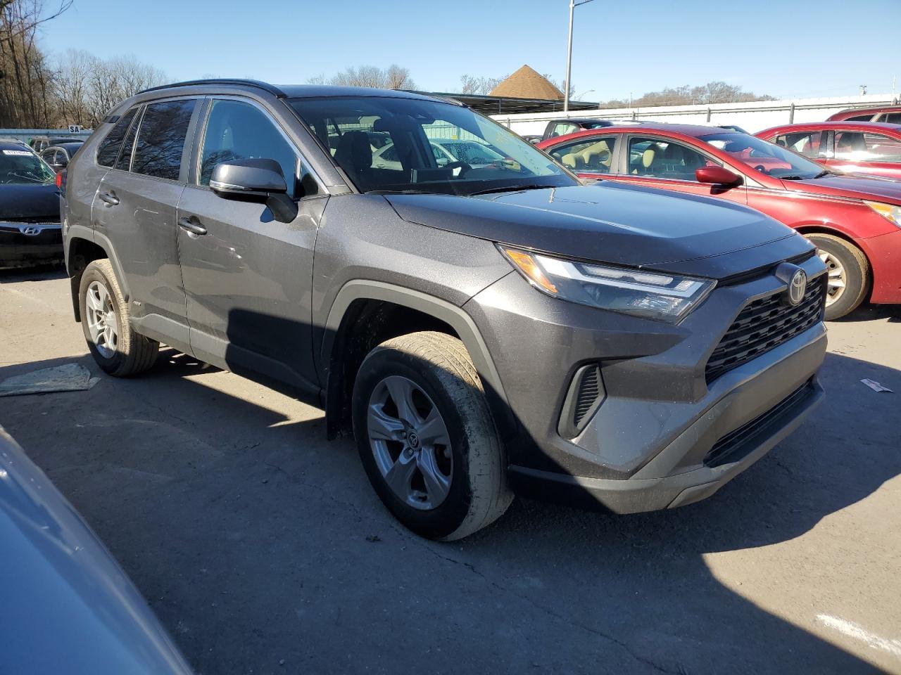 2022 TOYOTA RAV4 XLE - Image 4
