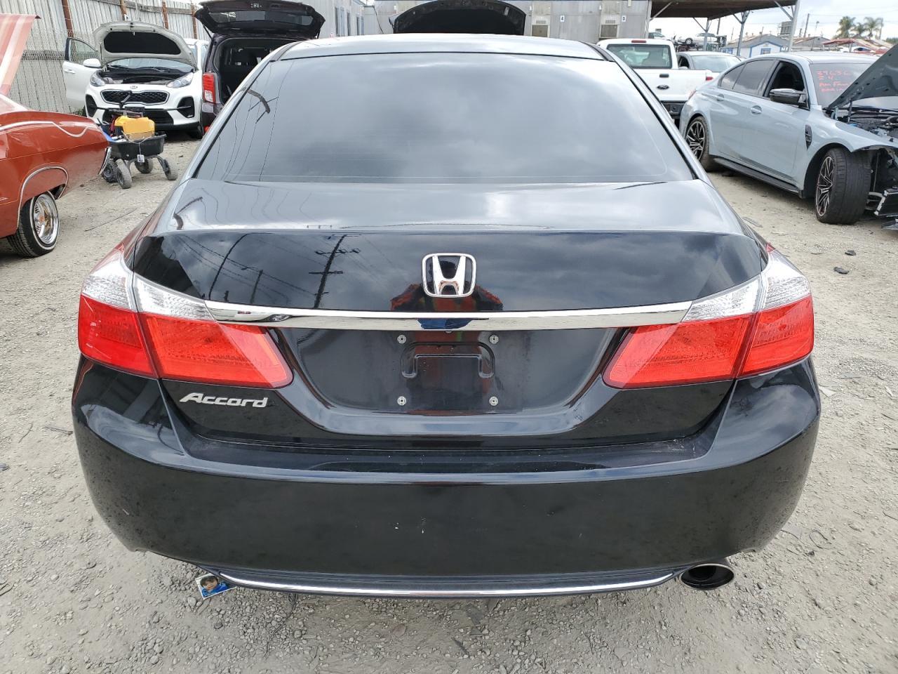 2014 HONDA ACCORD LX - Image 6