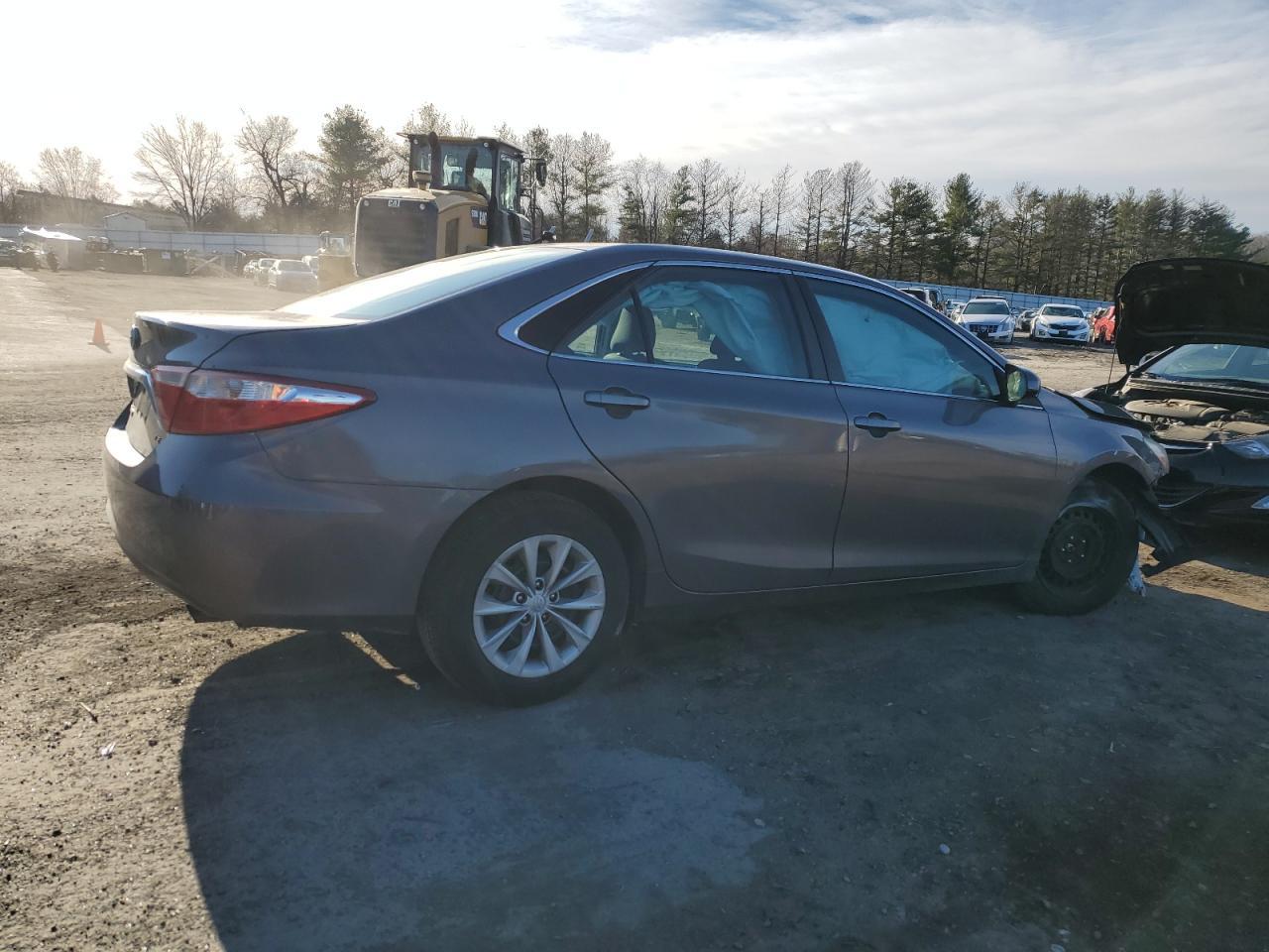2017 TOYOTA CAMRY LE - Фото 3