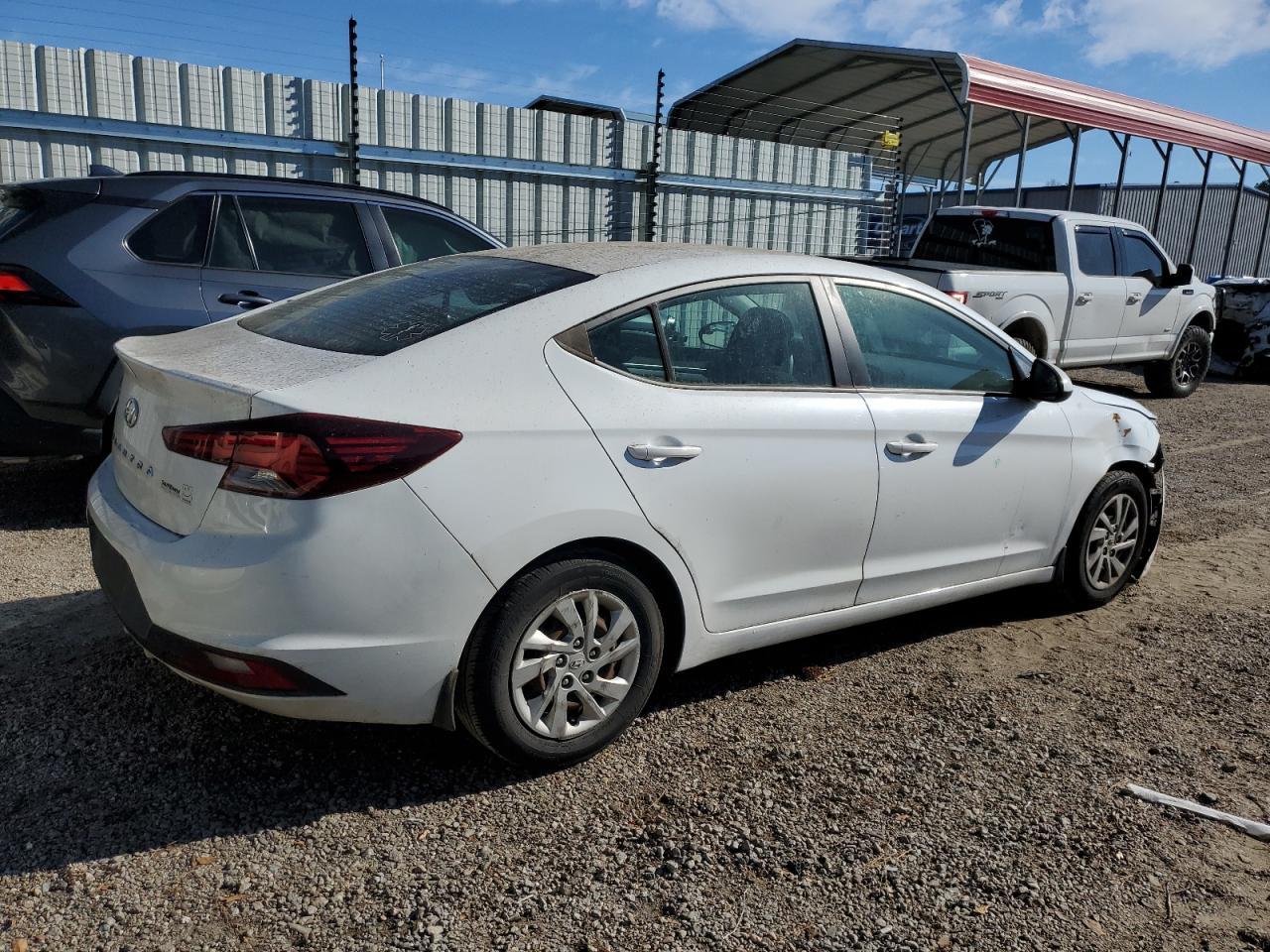 2019 HYUNDAI ELANTRA SE - Фото 3