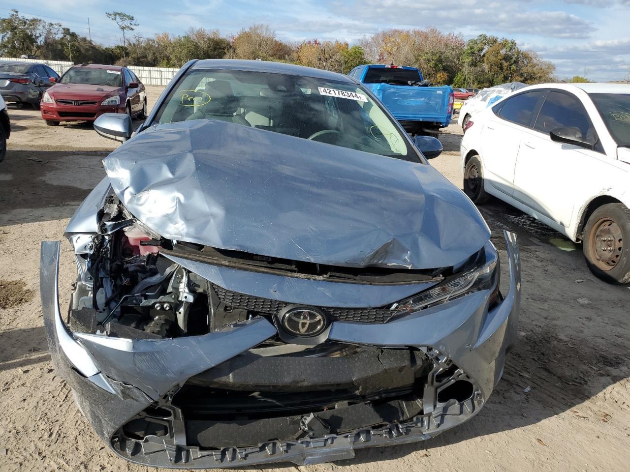 2021 TOYOTA COROLLA LE - Фото 5