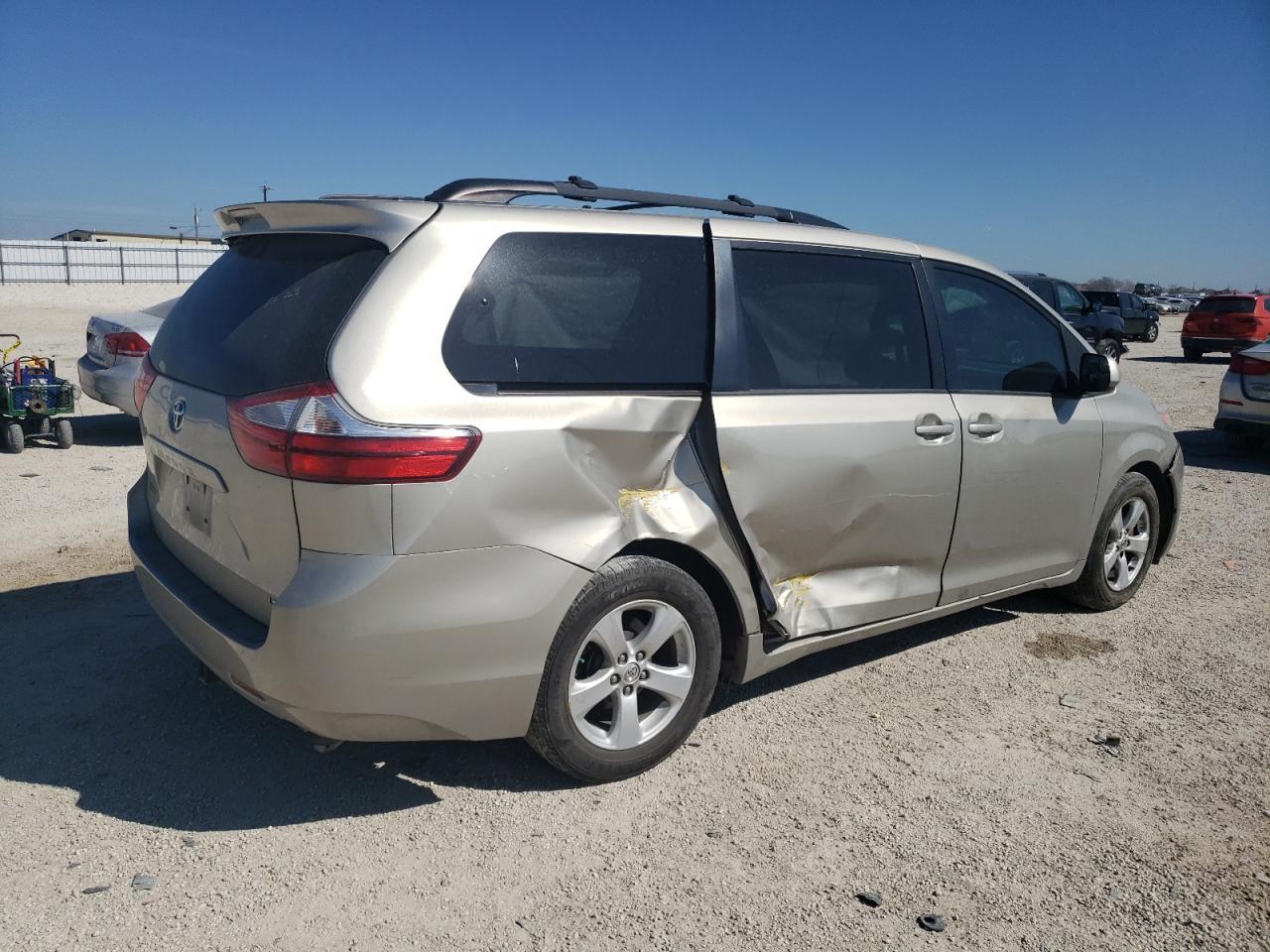 2015 TOYOTA SIENNA LE - Фото 3
