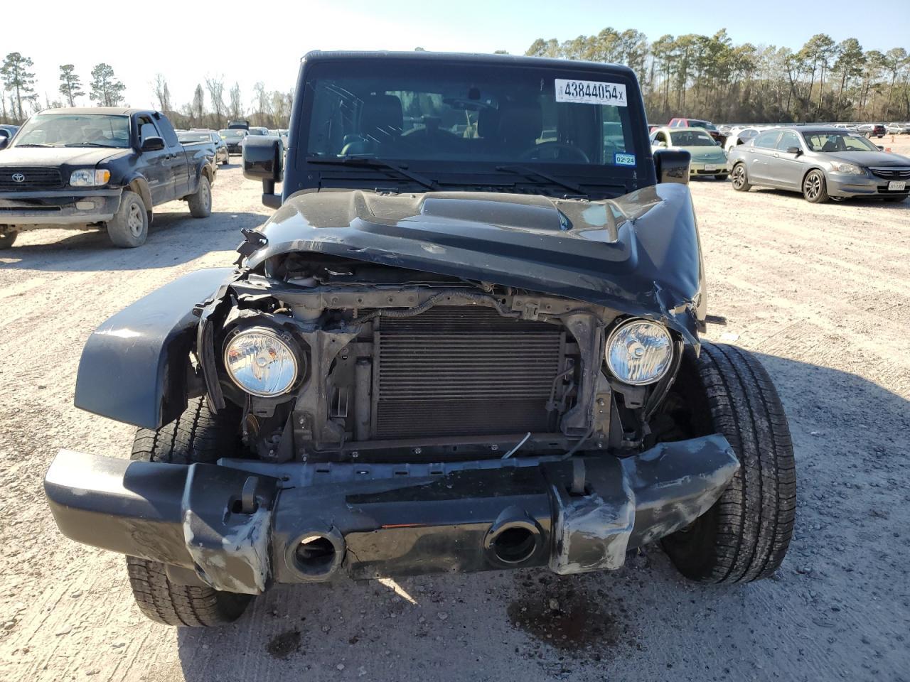 2015 JEEP WRANGLER U - Фото 5