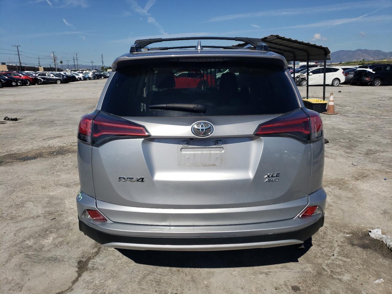 2016 TOYOTA RAV4 XLE - Image 6