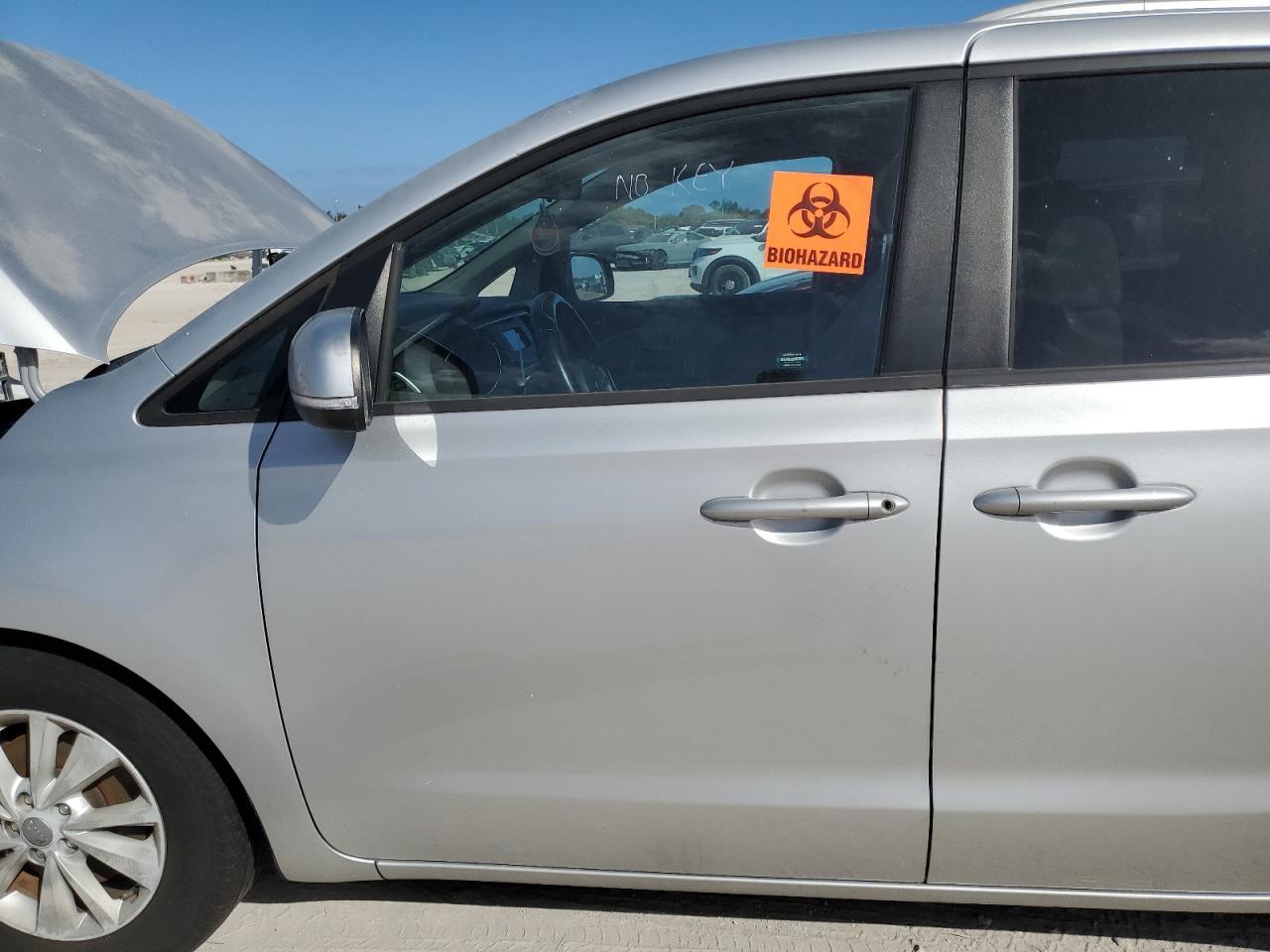 2016 KIA SEDONA LX - Фото 7