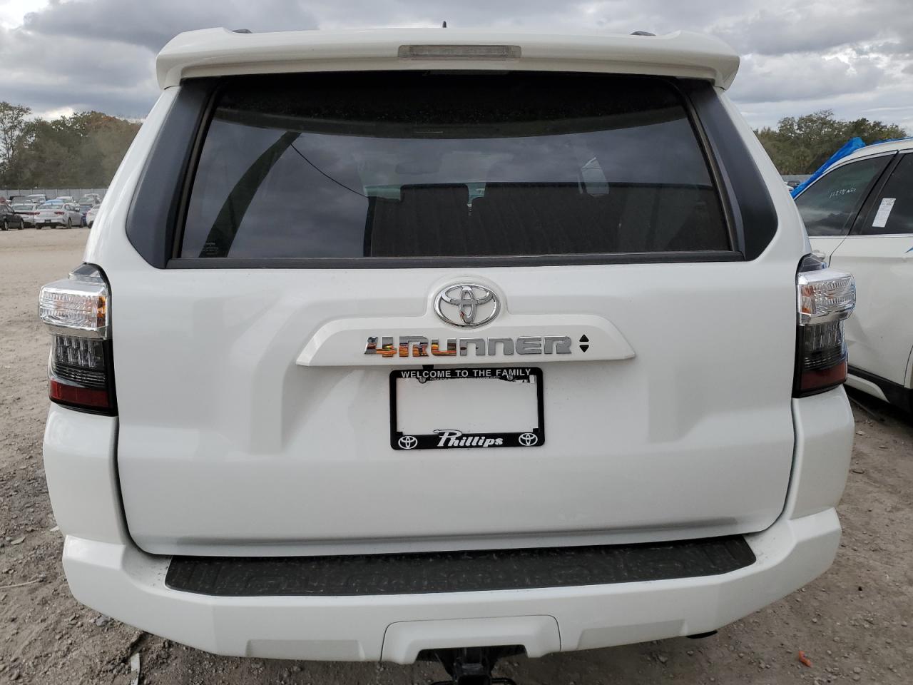 2024 TOYOTA 4RUNNER SR - Фото 6