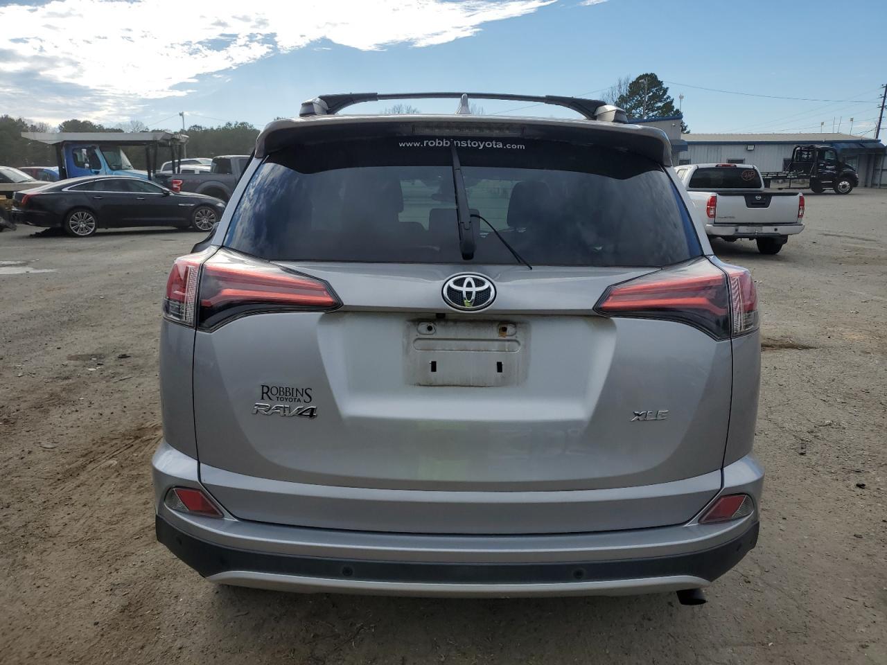 2016 TOYOTA RAV4 XLE - Фото 6