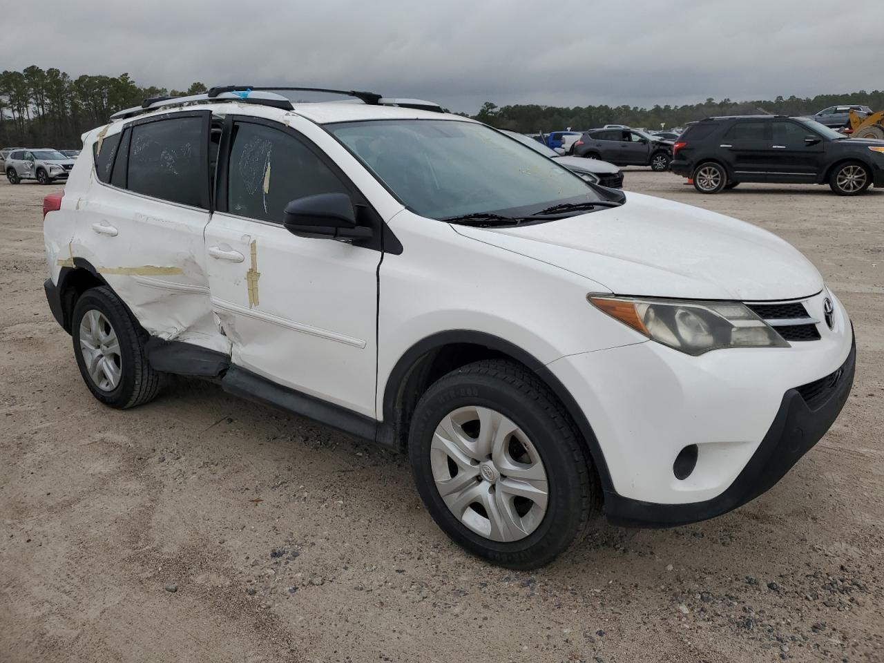 2014 TOYOTA RAV4 LE - Image 4