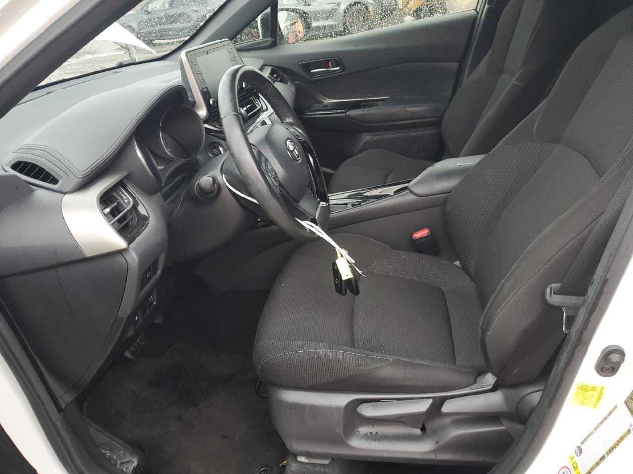 2019 TOYOTA C-HR XLE - Image 7