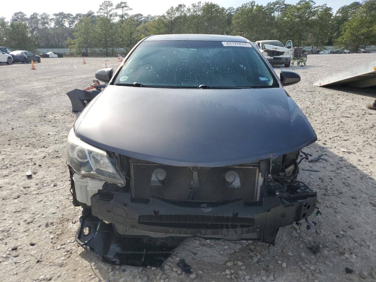 2014 TOYOTA CAMRY L - Image 5