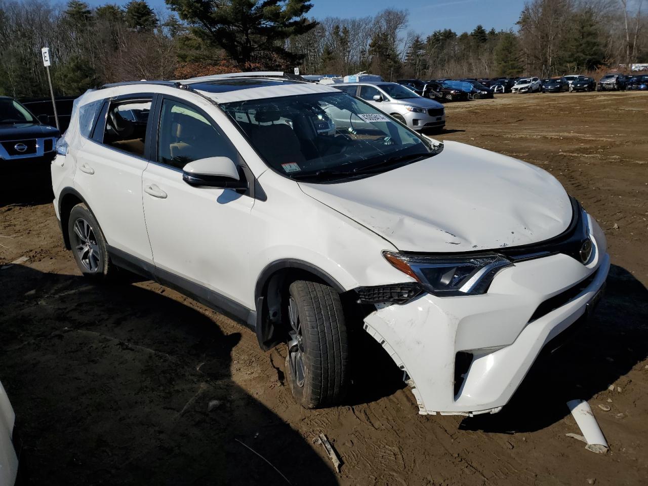 2017 TOYOTA RAV4 XLE - Image 4