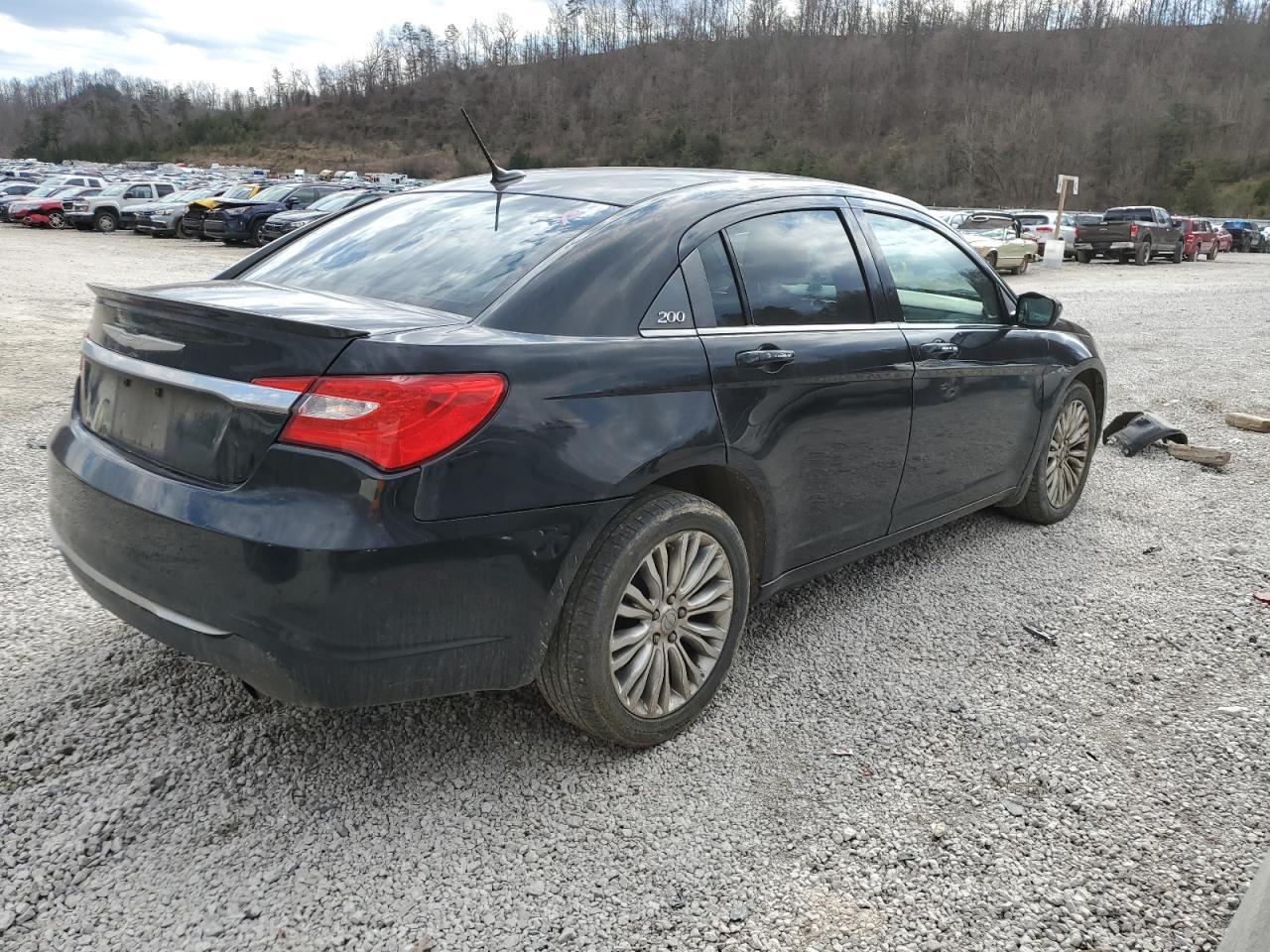 2013 CHRYSLER 200 LX - Фото 3