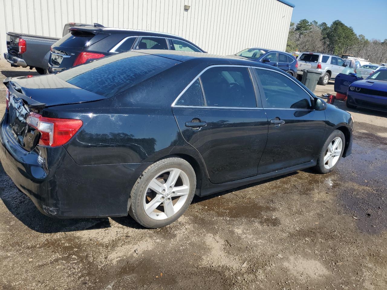 2013 TOYOTA CAMRY L - Фото 3