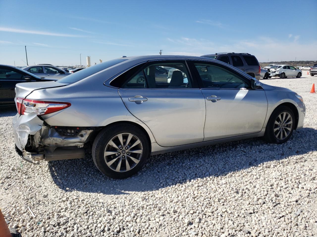 2015 TOYOTA CAMRY LE - Image 3