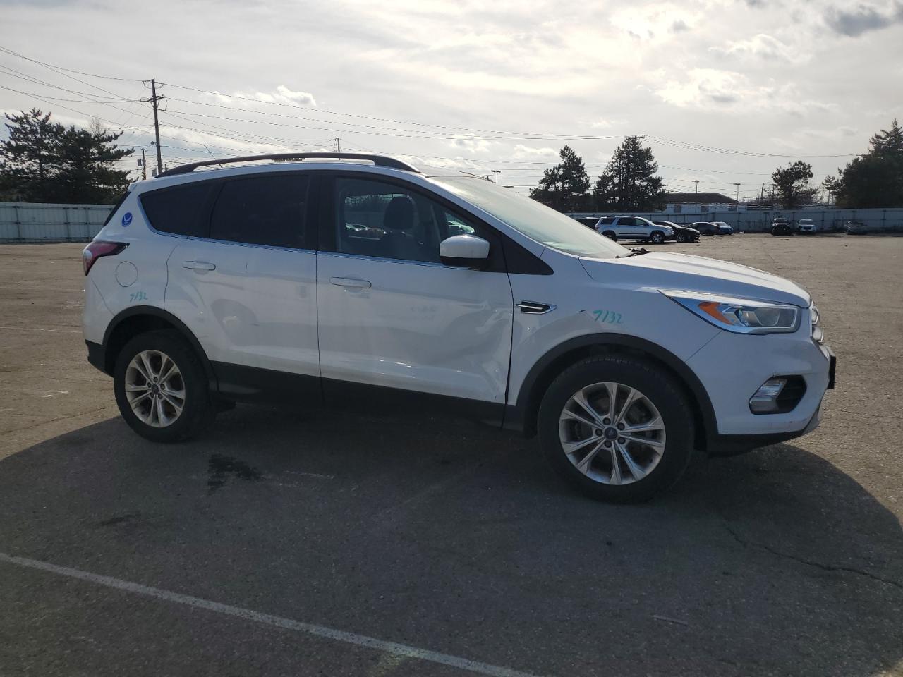 2017 FORD ESCAPE SE - Image 4