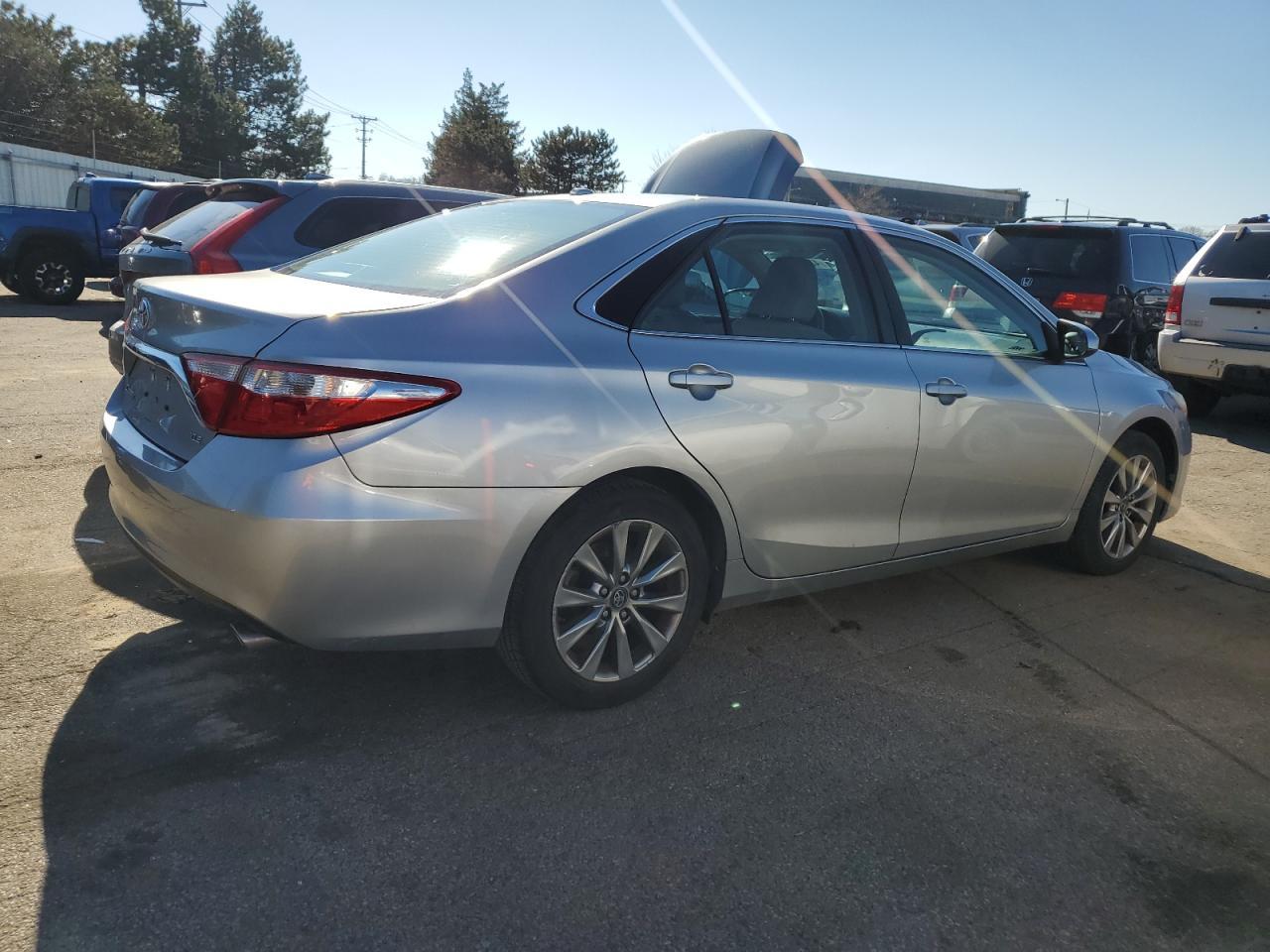 2016 TOYOTA CAMRY LE - Image 3