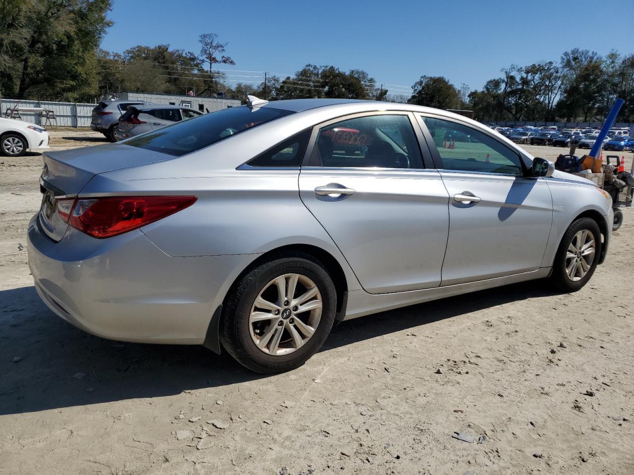 2013 HYUNDAI SONATA GLS - Image 3