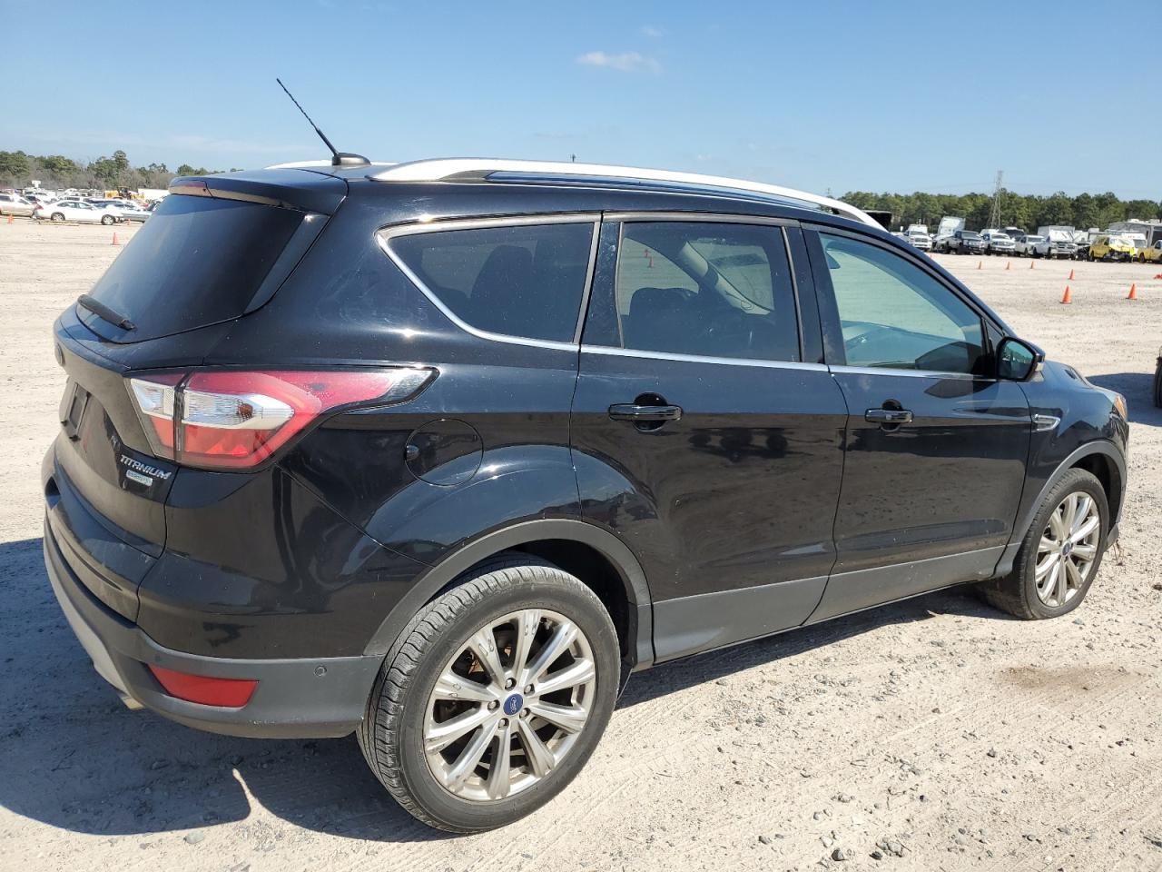 2017 FORD ESCAPE TIT - Image 3