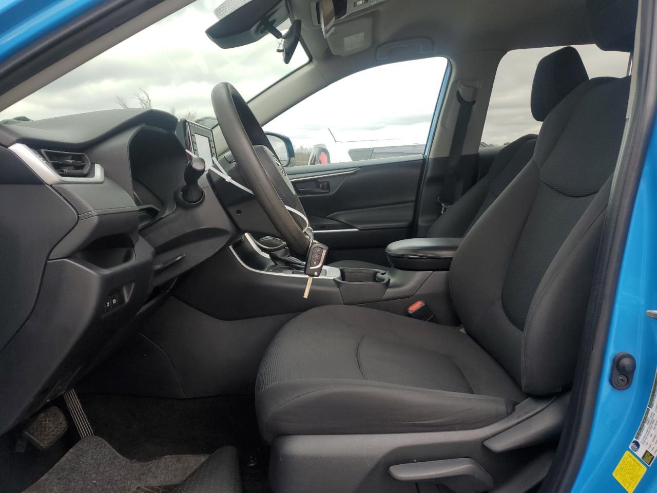 2021 TOYOTA RAV4 LE - Image 7